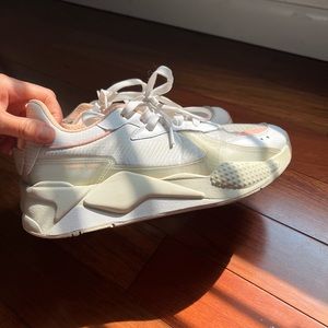 PUMA Wmns size 9 RS-X sneaker white